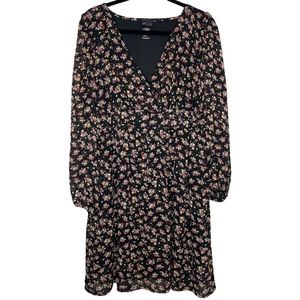 Torrid Floral Print Knee Length Sheath Dress Size 0 Large V-neck